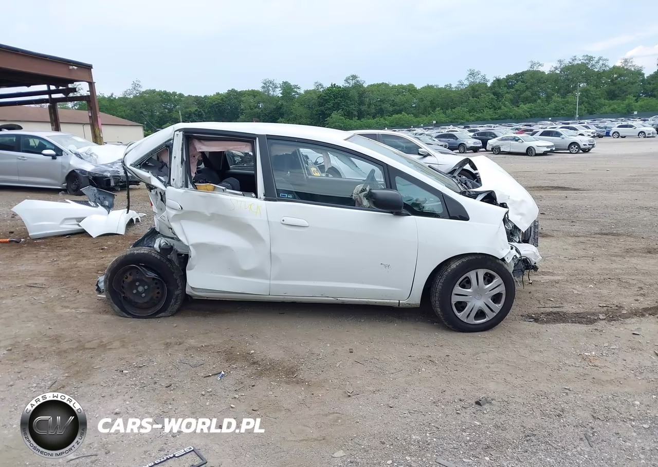 2010 Honda Fit VIN:JHMGE8H29AS003732 - 14