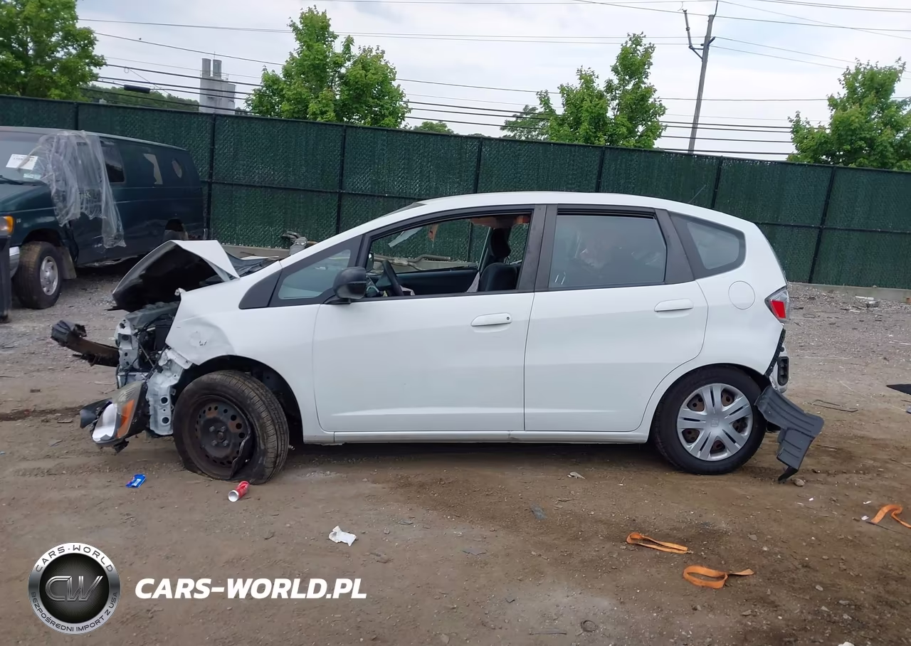 2010 Honda Fit VIN:JHMGE8H29AS003732 - 15