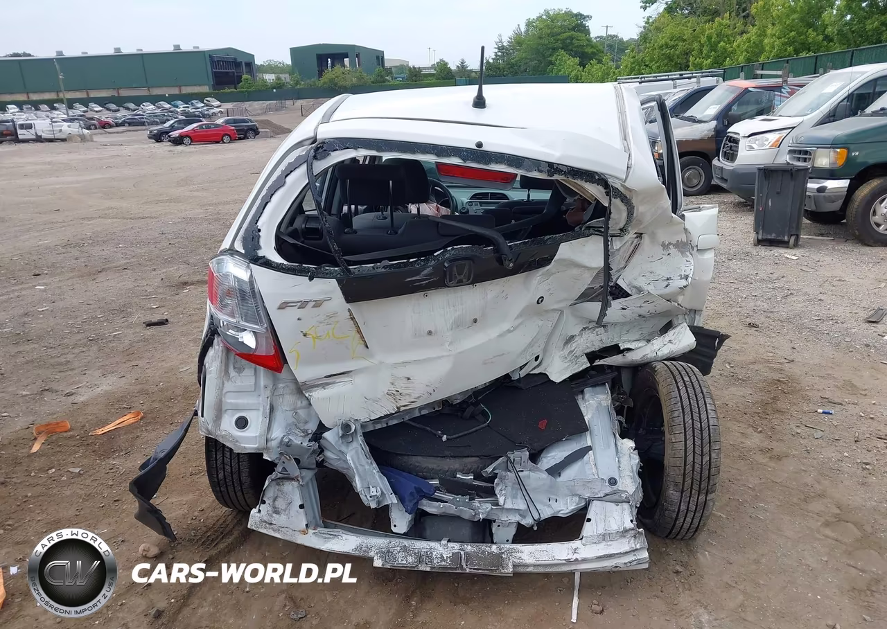 2010 Honda Fit VIN:JHMGE8H29AS003732 - 17