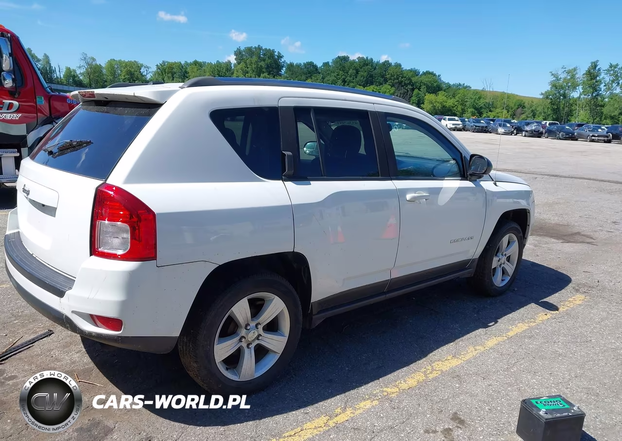 2013 Jeep Compass Sport VIN:1C4NJCBB2DD194712 - 4