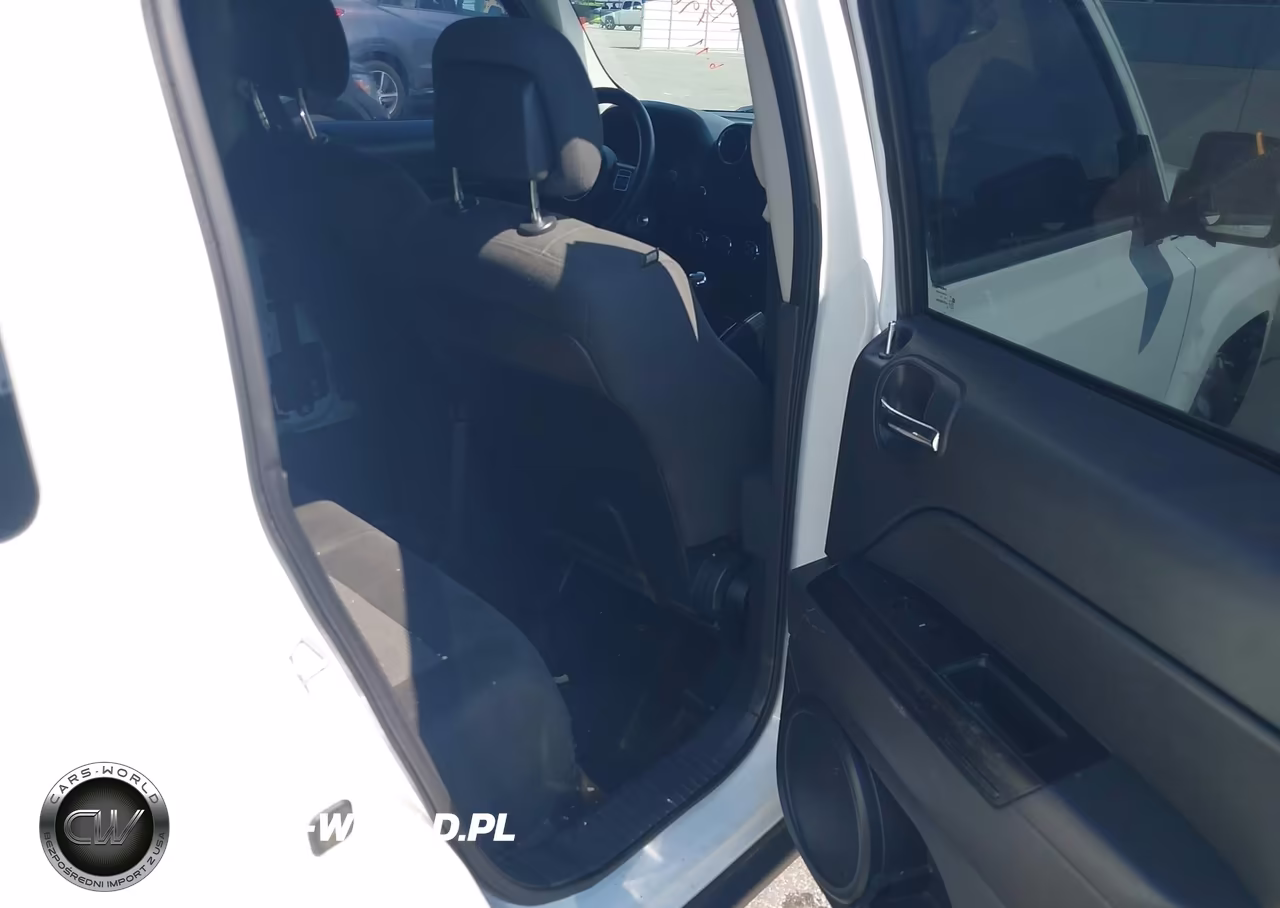 2016 Jeep Patriot Sport VIN:1C4NJPBA1GD670273 - 8