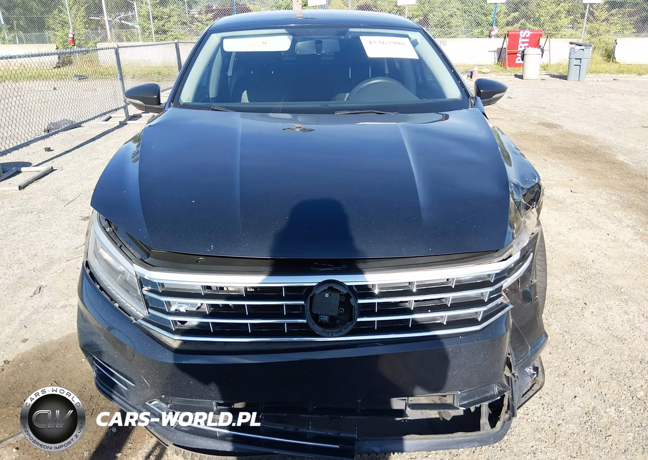 2018 Volkswagen Passat 2.0T R-Line-2.0T S VIN:1VWAA7A3XJC002483 - 12