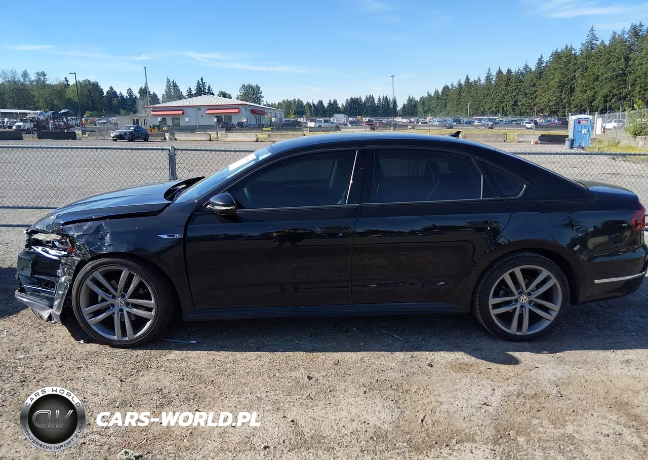 2018 Volkswagen Passat 2.0T R-Line-2.0T S VIN:1VWAA7A3XJC002483 - 14