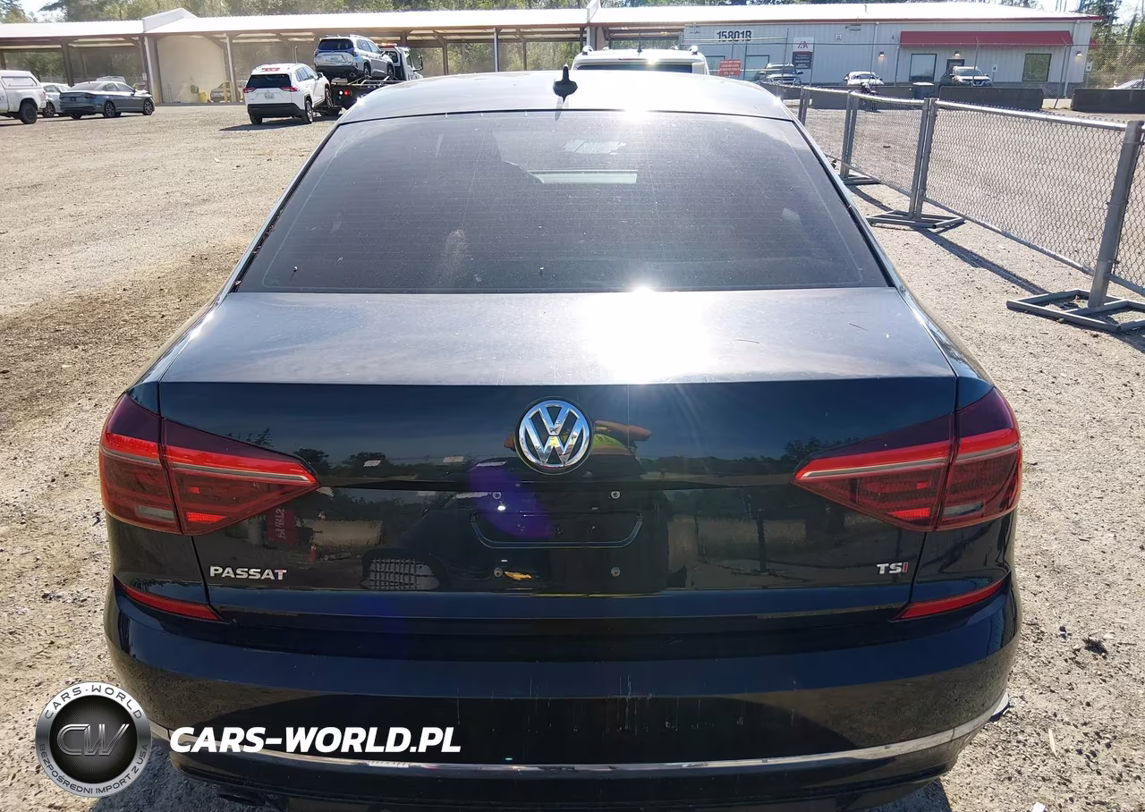 2018 Volkswagen Passat 2.0T R-Line-2.0T S VIN:1VWAA7A3XJC002483 - 16