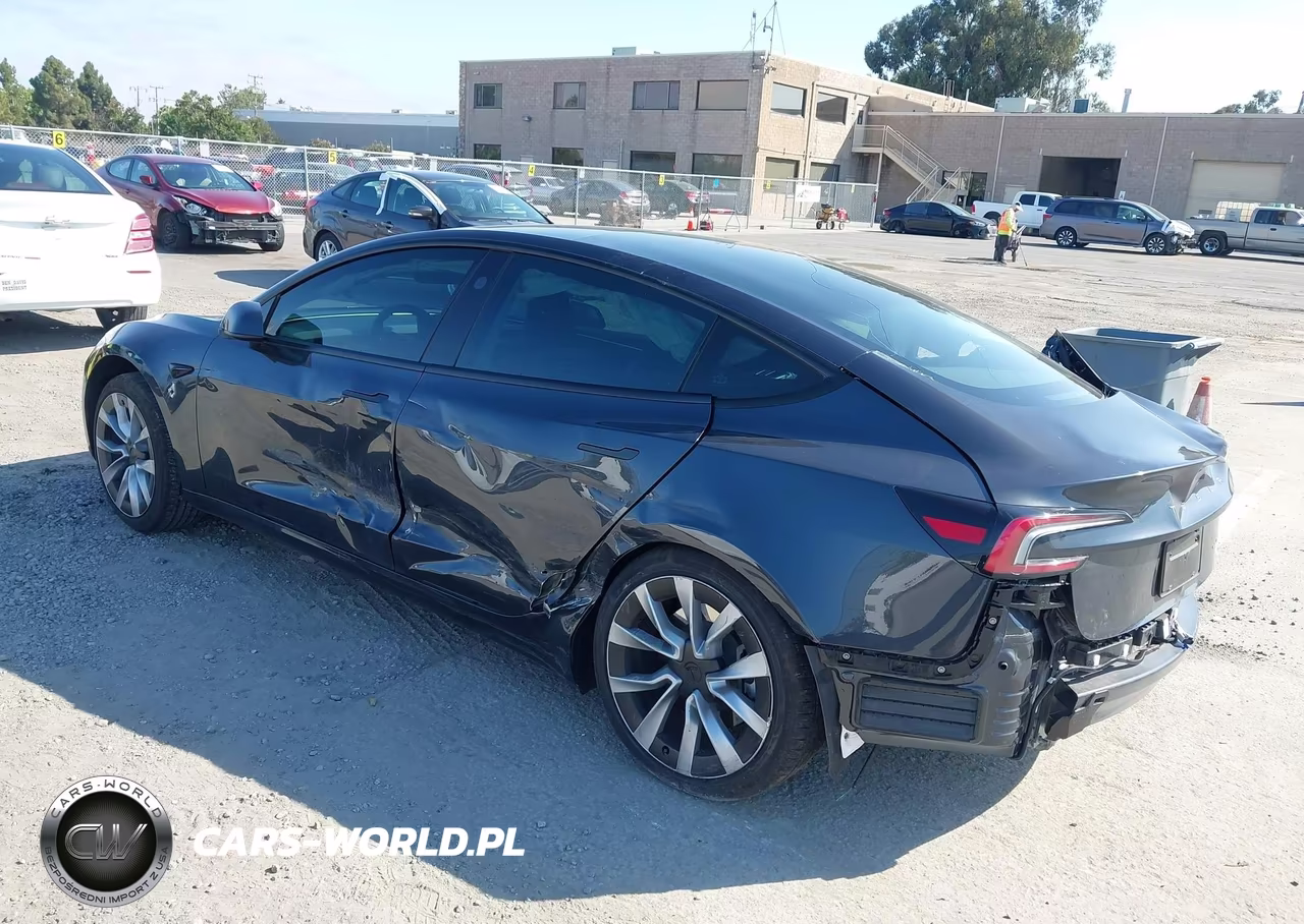 2025 Tesla Model 3 Long Range All-Wheel Drive VIN:5YJ3E1EB5SF928311 - 3