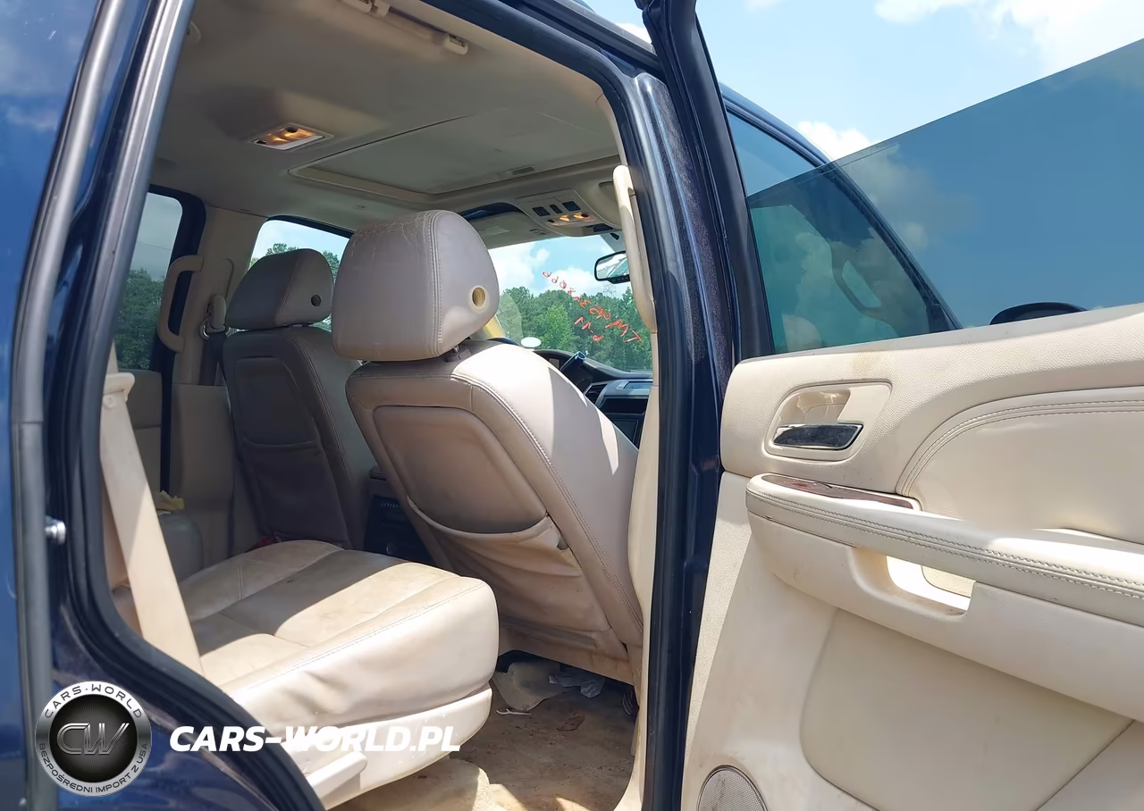 2007 Cadillac Escalade Standard VIN:1GYEC63807R268385 - 8