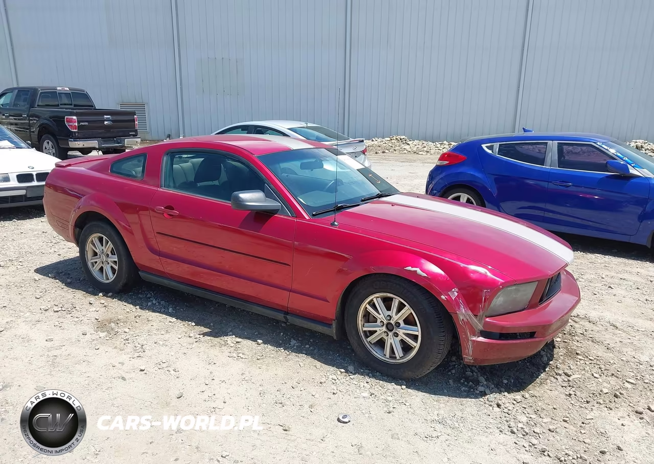 2007 Ford Mustang V6 Deluxe-V6 Premium – zdjęcie 1 z 12