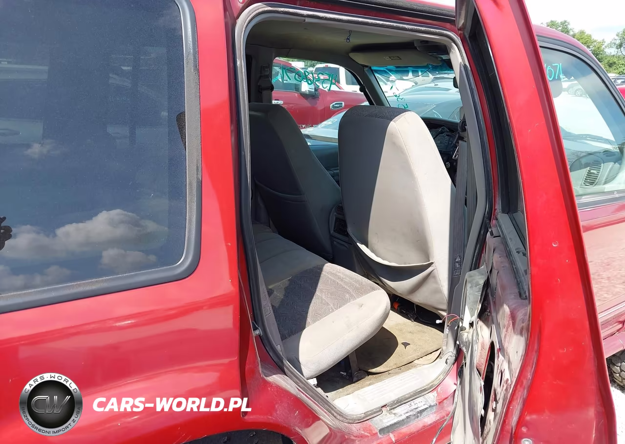 2000 Ford Explorer Xlt VIN:1FMZU73XXYZA13189 - 8