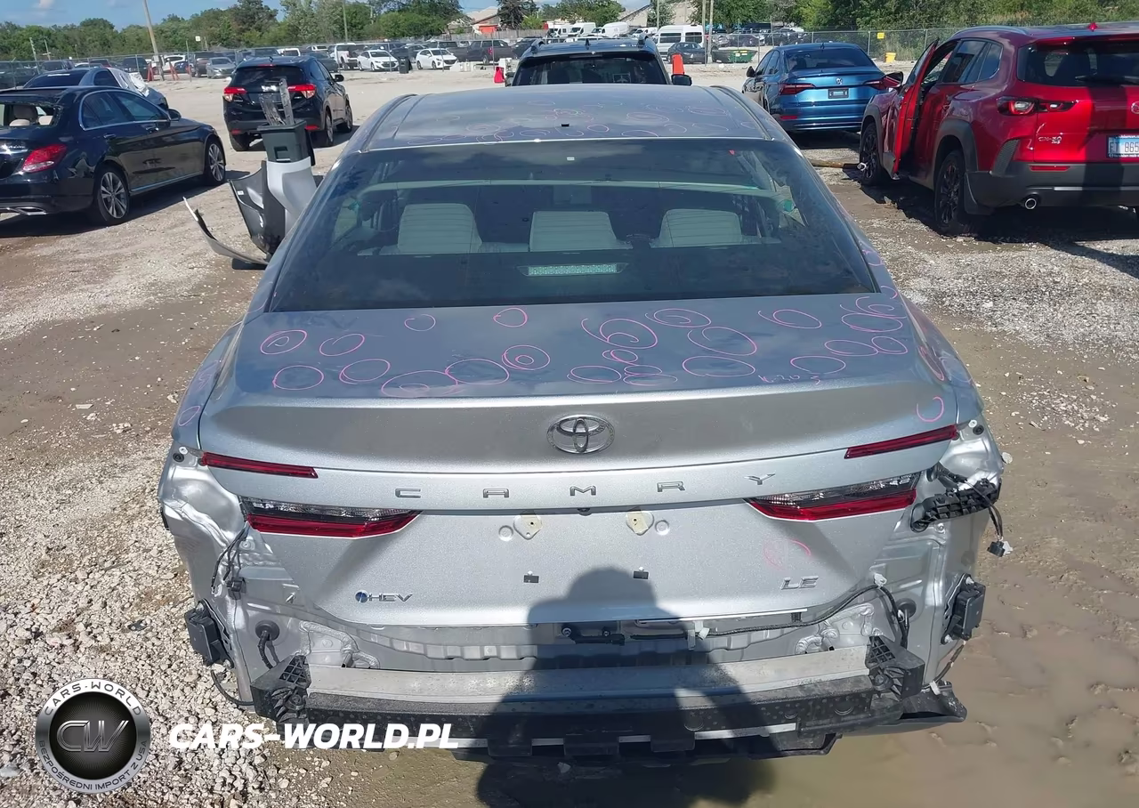 2025 Toyota Camry Le VIN:4T1DAACK2SU593658 - 16