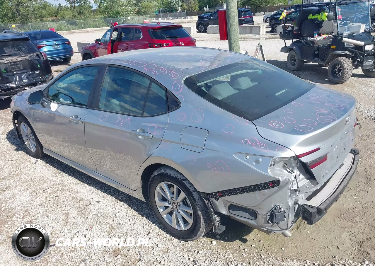 2025 Toyota Camry Le VIN:4T1DAACK2SU593658 - 3