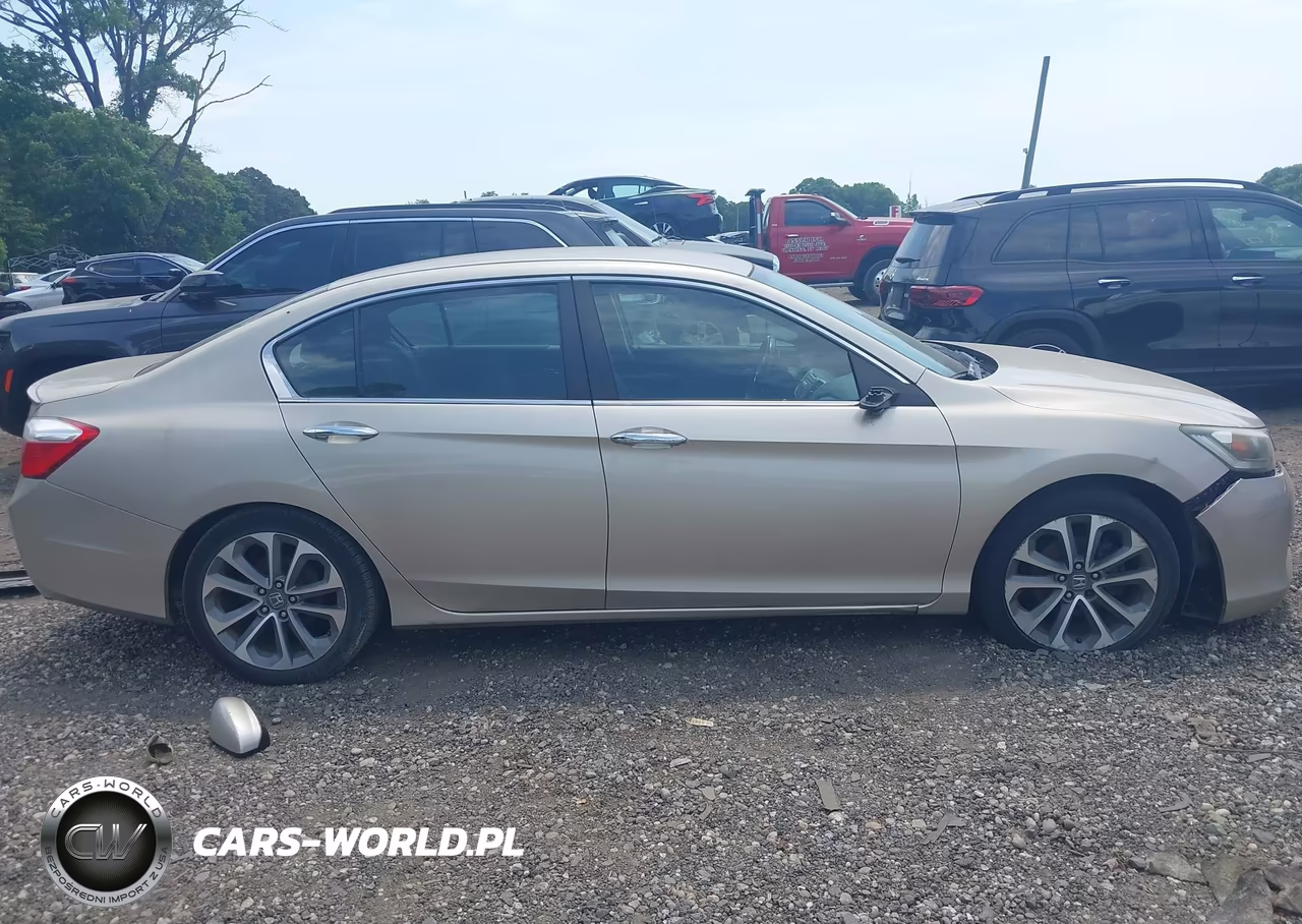 2015 Honda Accord Sport VIN:1HGCR2F59FA006482 - 13
