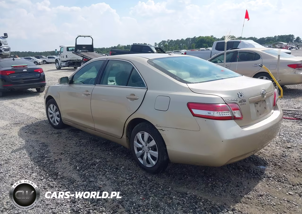 2010 Toyota Camry Le VIN:4T4BF3EK6AR033132 - 3