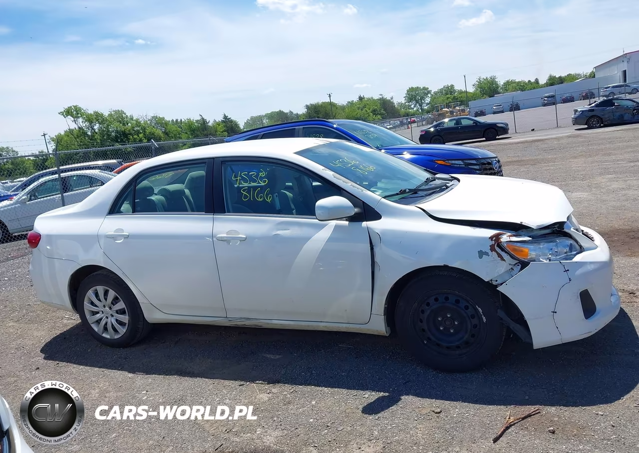 2013 Toyota Corolla Le VIN:5YFBU4EE5DP188423 - 13