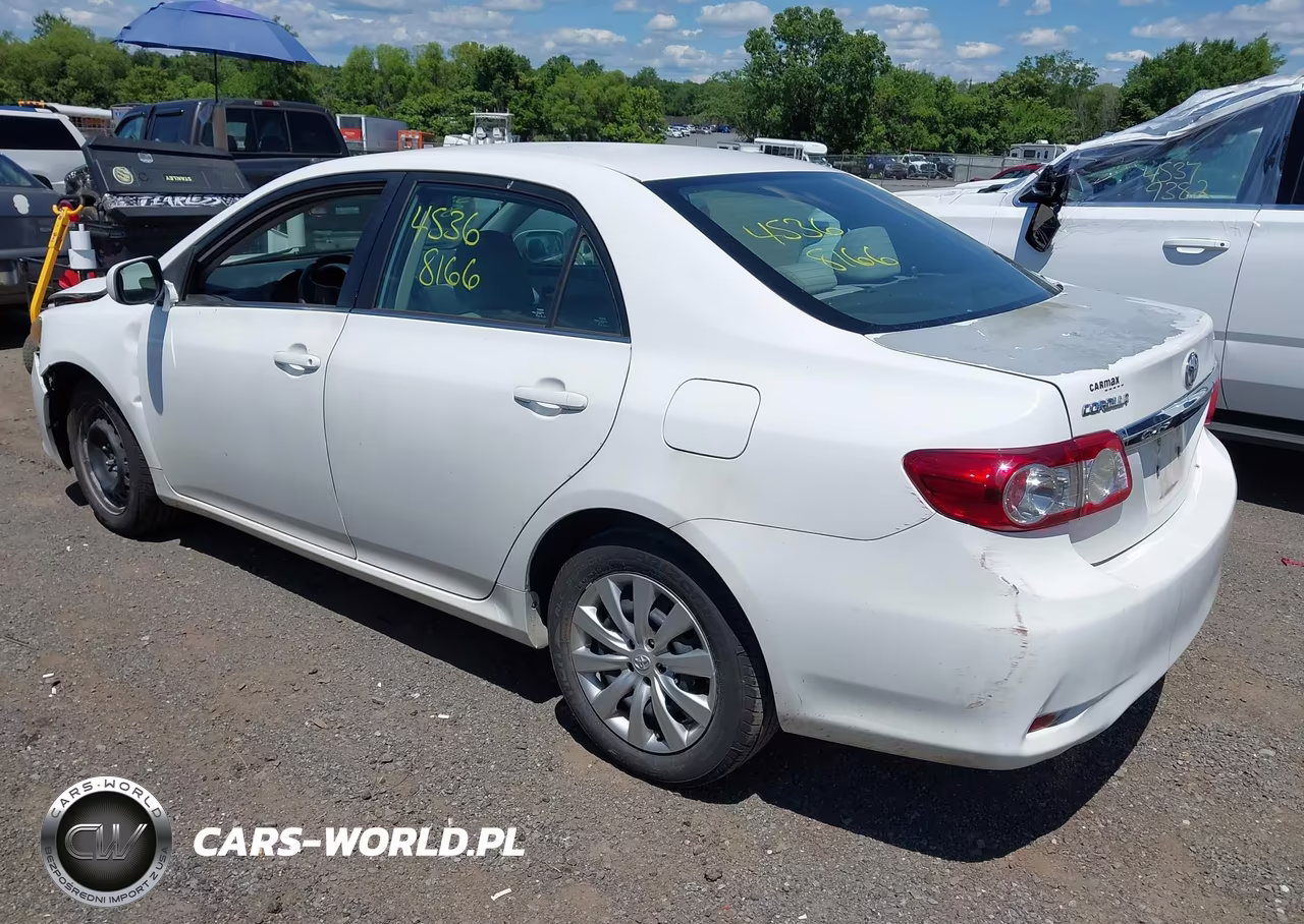 2013 Toyota Corolla Le VIN:5YFBU4EE5DP188423 - 3