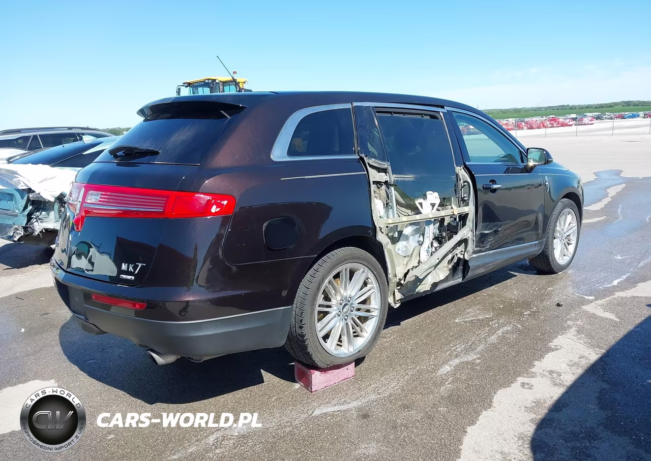 2014 Lincoln Mkt Ecoboost VIN:2LMHJ5ATXEBL52031 - 4