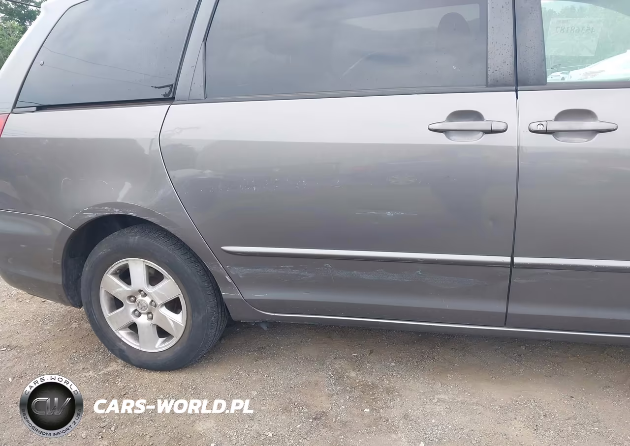 2005 Toyota Sienna Le VIN:5TDZA23C05S308411 - 13