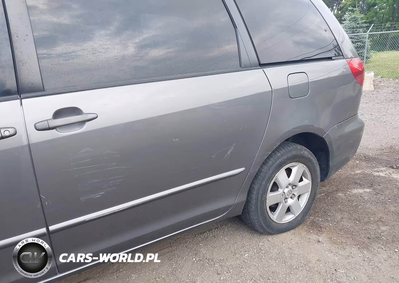 2005 Toyota Sienna Le VIN:5TDZA23C05S308411 - 14