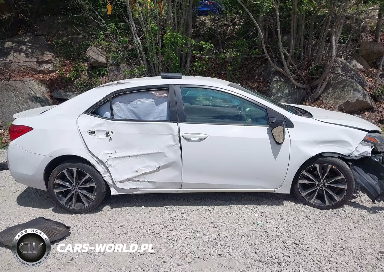 2018 Toyota Corolla Se VIN:2T1BURHE5JC040132 - 14