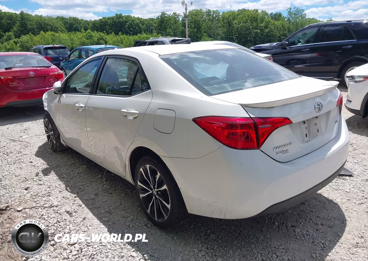 2018 Toyota Corolla Se VIN:2T1BURHE5JC040132 - 3