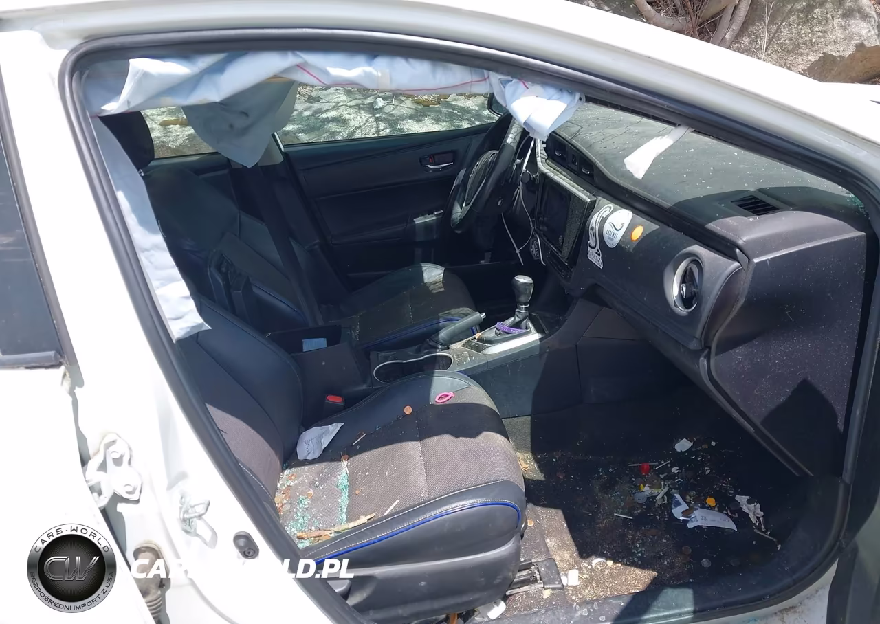 2018 Toyota Corolla Se VIN:2T1BURHE5JC040132 - 5