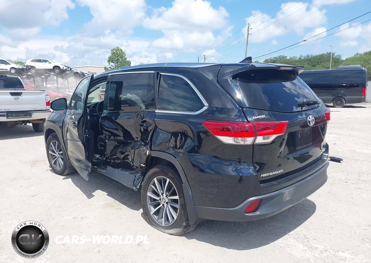 2019 Toyota Highlander Xle VIN:5TDJZRFH0KS702735 - 3