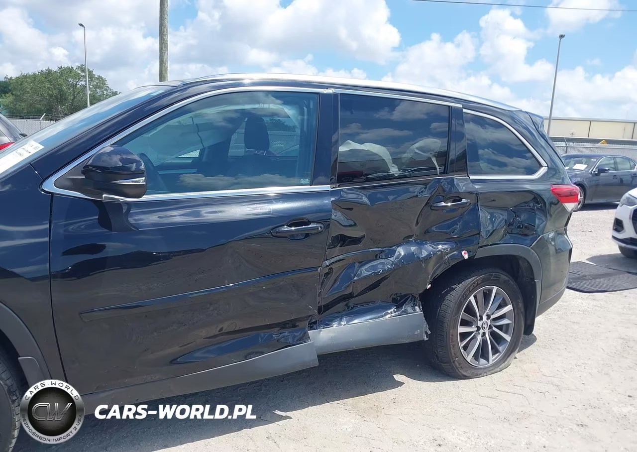 2019 Toyota Highlander Xle VIN:5TDJZRFH0KS702735 - 6