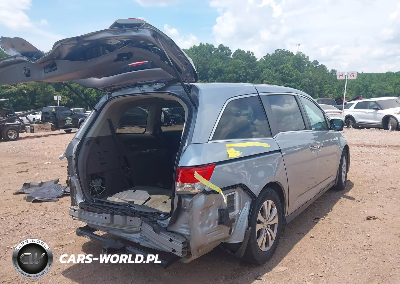 2017 Honda Odyssey Se VIN:5FNRL5H37HB012945 - 4