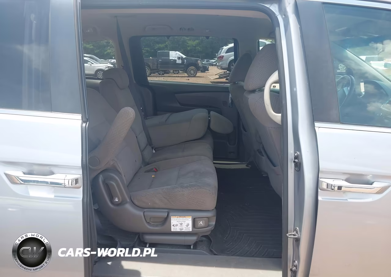 2017 Honda Odyssey Se VIN:5FNRL5H37HB012945 - 8