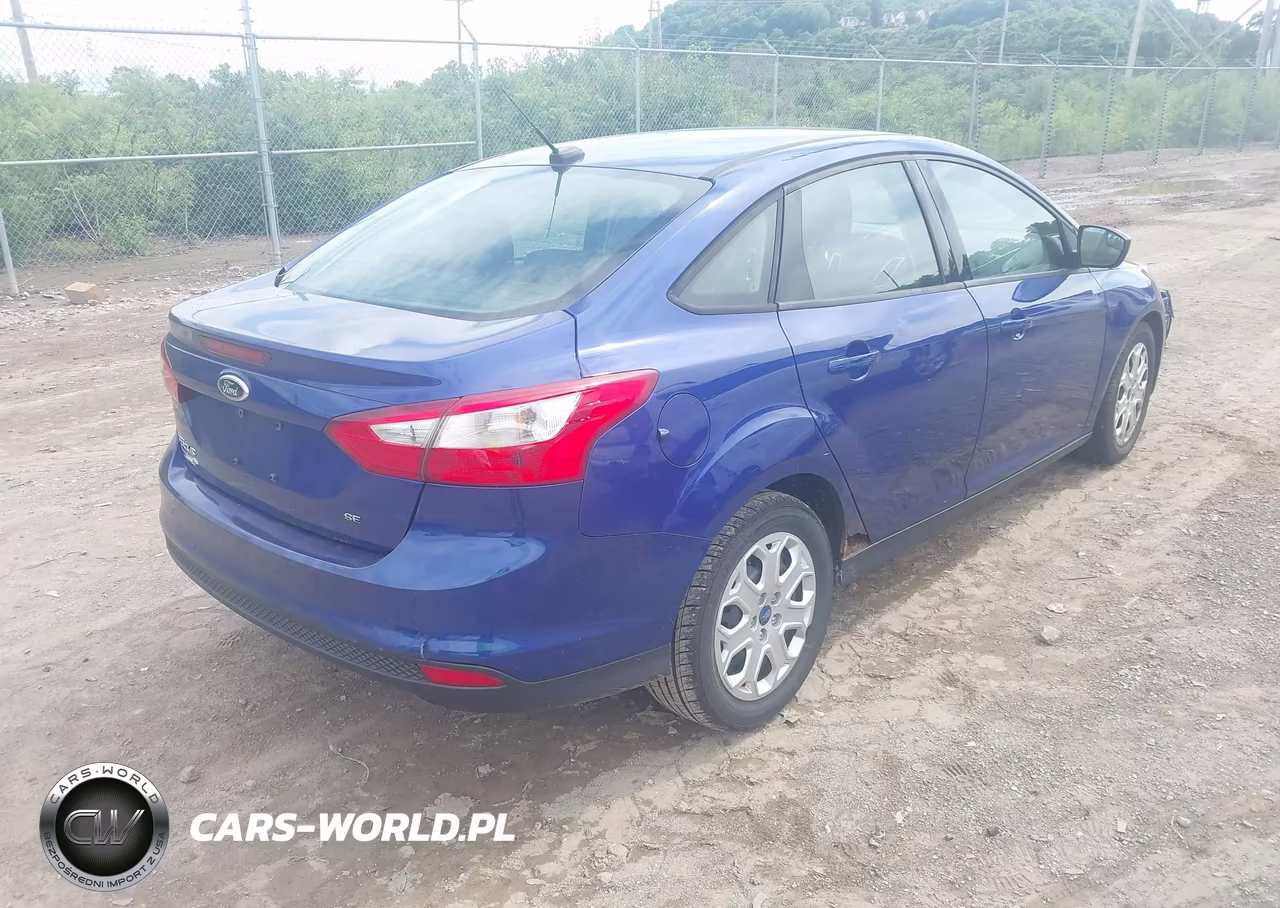 2012 Ford Focus Se VIN:1FAHP3F2XCL255580 - 4