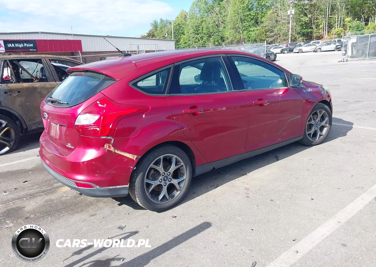 2014 Ford Focus Se VIN:1FADP3K28EL209379 - 4
