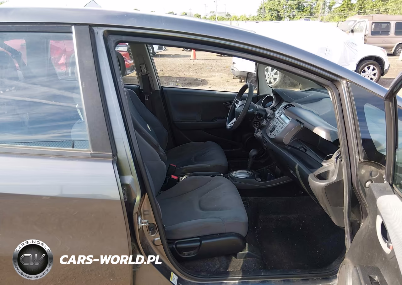 2013 Honda Fit VIN:JHMGE8H30DC046170 - 5