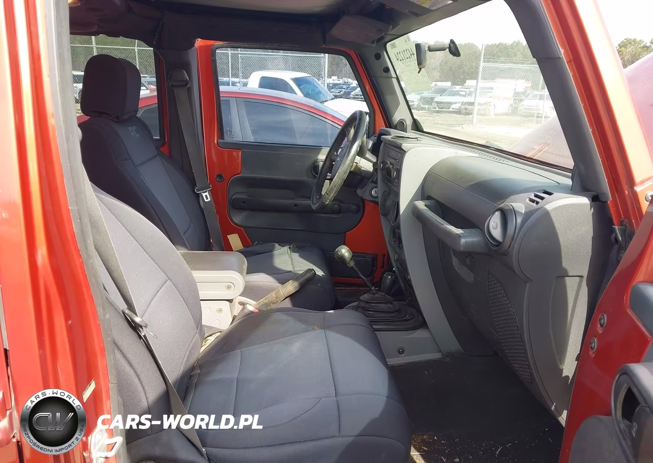 2009 Jeep Wrangler Unlimited X VIN:1J4GA39119L721989 - 5