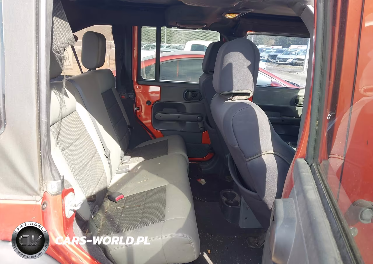 2009 Jeep Wrangler Unlimited X VIN:1J4GA39119L721989 - 8