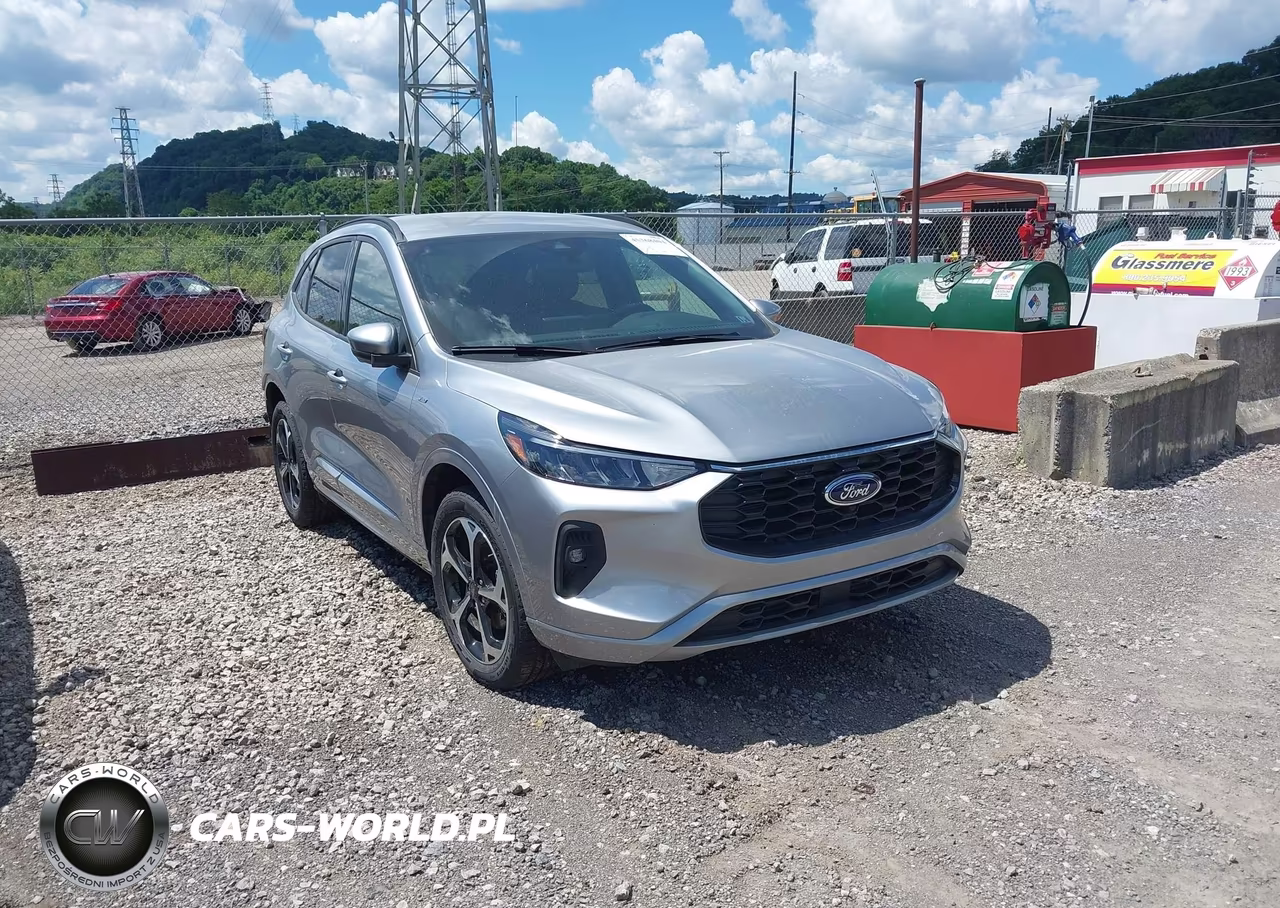 2023 Ford Escape St-Line Select – zdjęcie 1 z 18