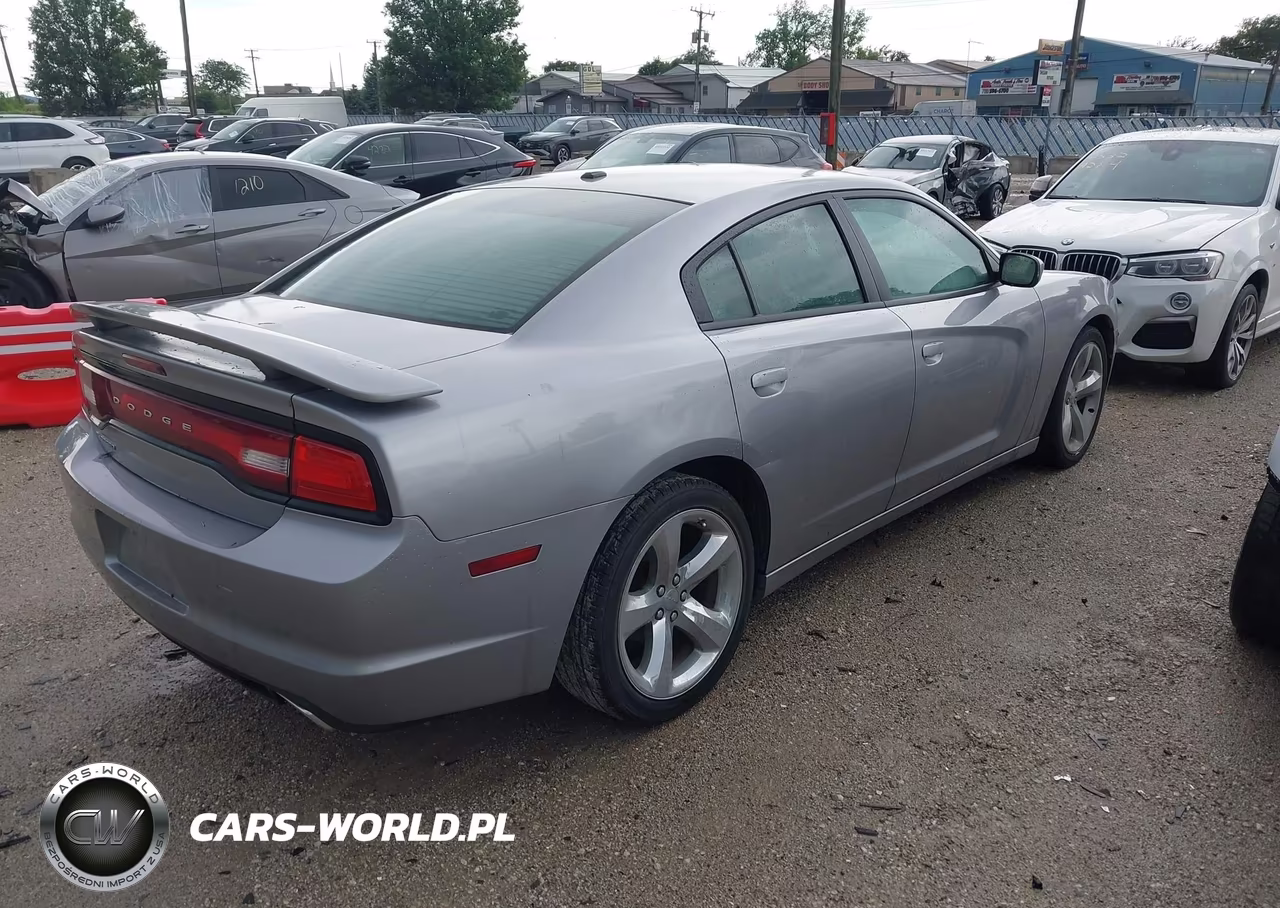 2013 Dodge Charger Sxt VIN:2C3CDXHG1DH613729 - 4
