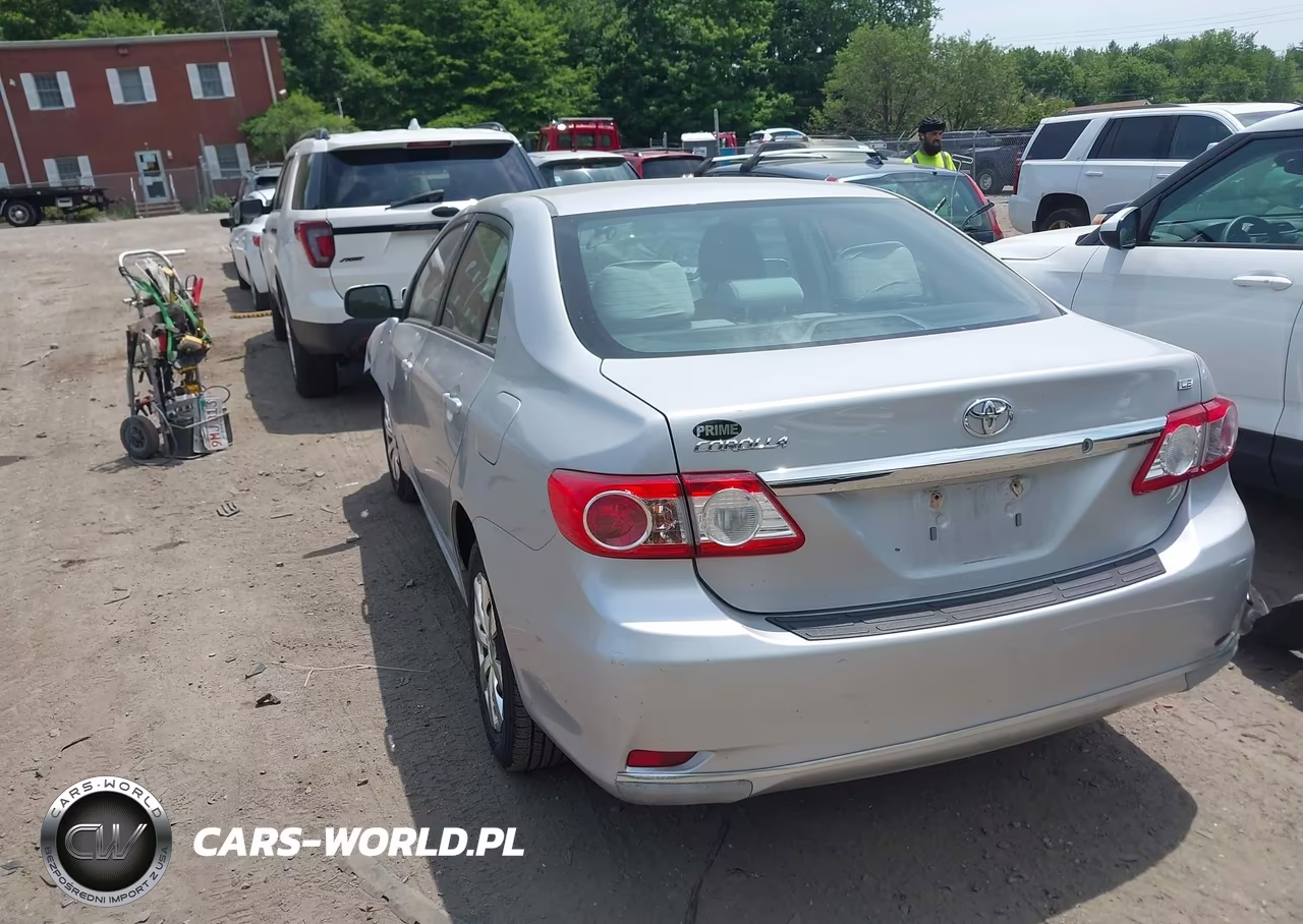 2011 Toyota Corolla Le VIN:2T1BU4EE2BC601797 - 3