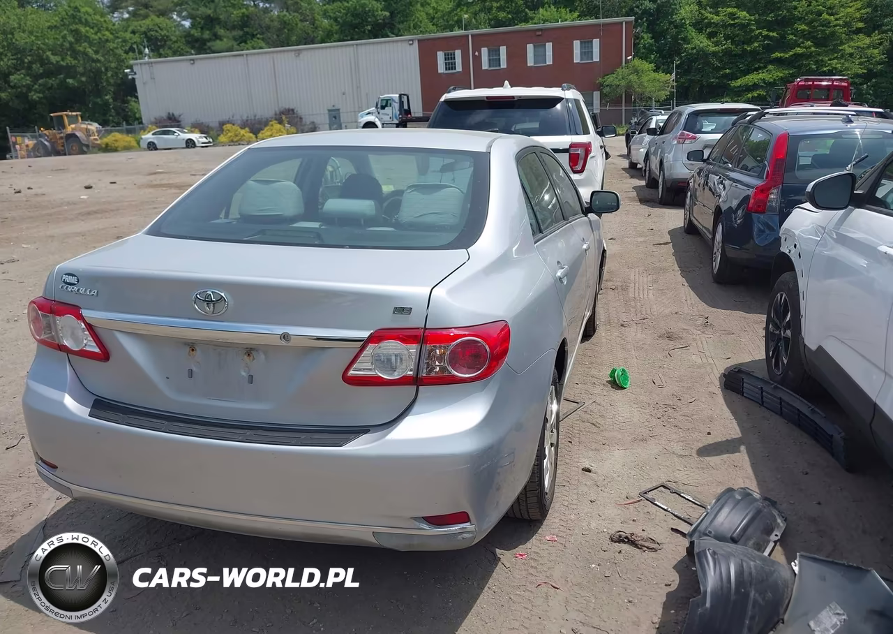 2011 Toyota Corolla Le VIN:2T1BU4EE2BC601797 - 4