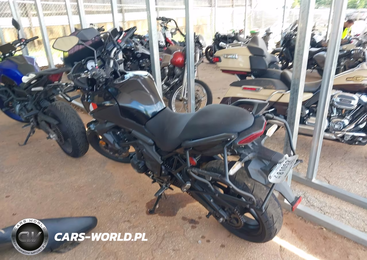 2012 Kawasaki Le650 C VIN:JKALEEC17CDA07232 - 3