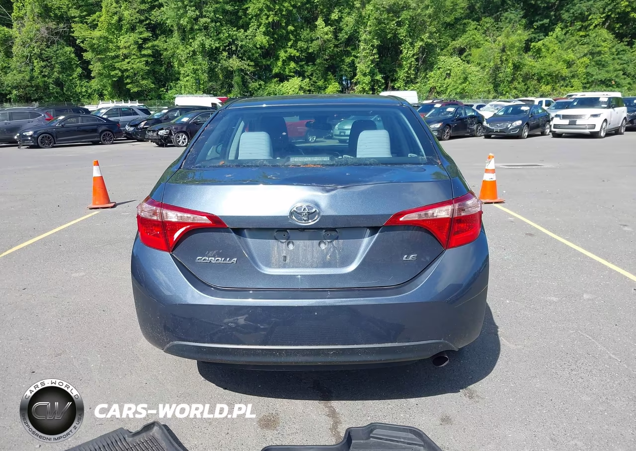 2019 Toyota Corolla Le VIN:2T1BURHE2KC244677 - 17