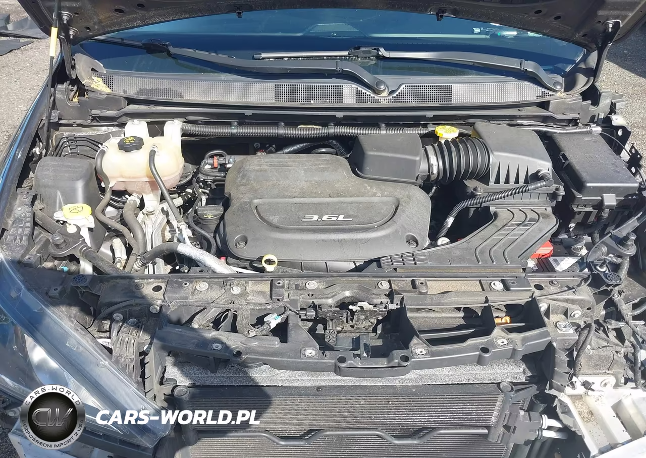 2019 Chrysler Pacifica Touring L Plus VIN:2C4RC1EG9KR549683 - 10