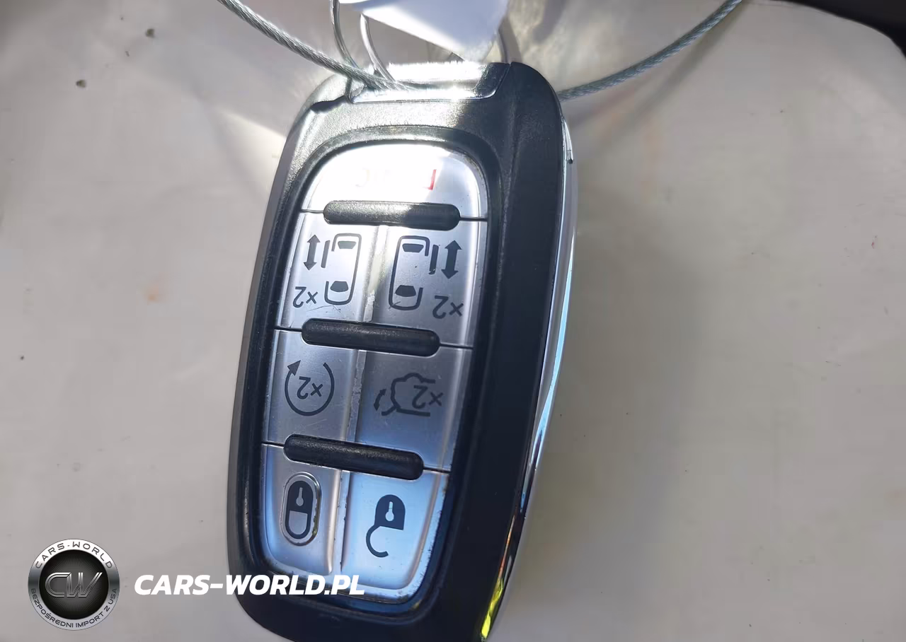 2019 Chrysler Pacifica Touring L Plus VIN:2C4RC1EG9KR549683 - 11