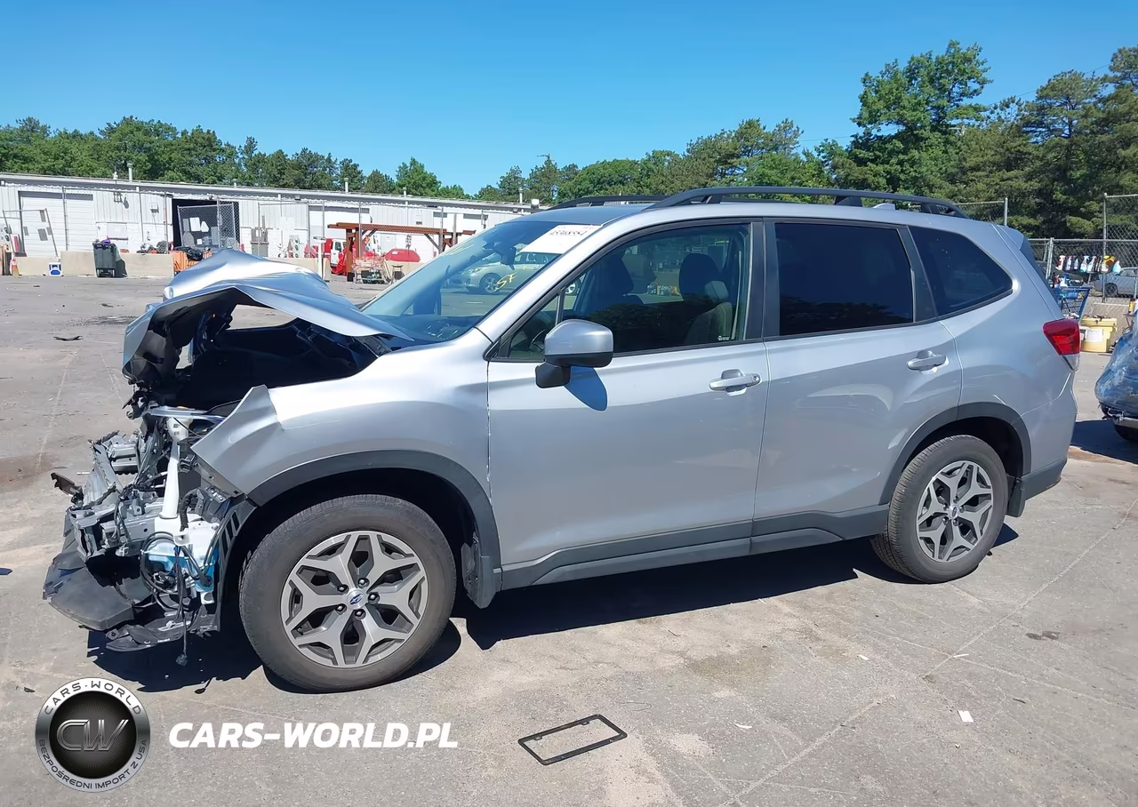 2022 Subaru Forester Premium VIN:JF2SKADC3NH425462 - 14