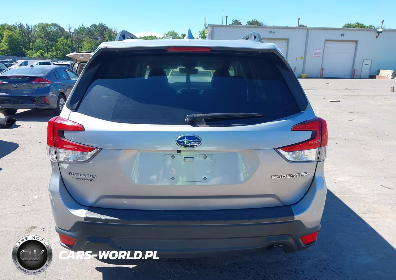 2022 Subaru Forester Premium VIN:JF2SKADC3NH425462 - 16
