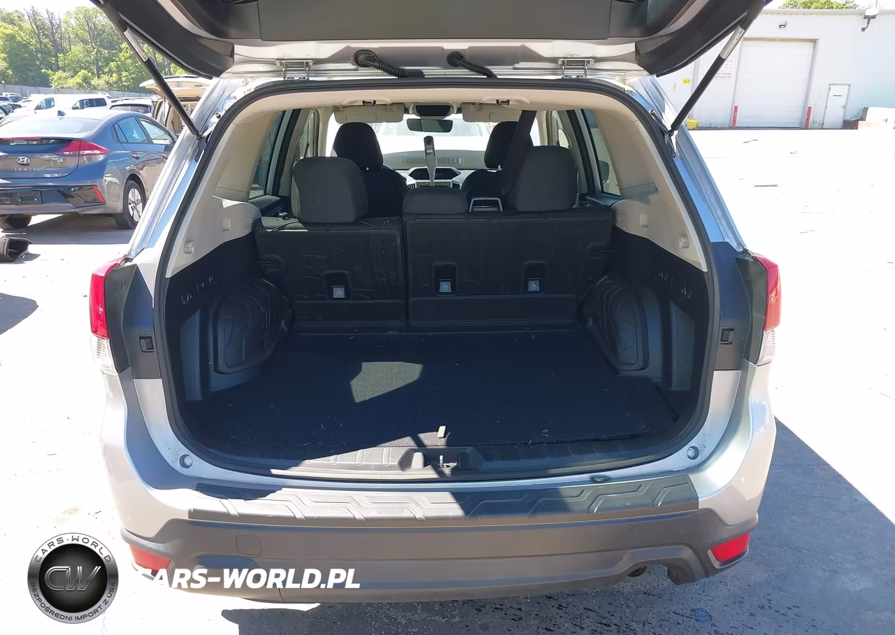 2022 Subaru Forester Premium VIN:JF2SKADC3NH425462 - 17