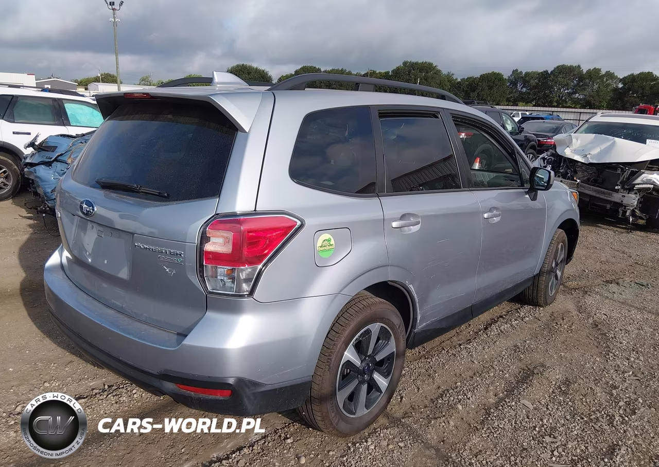 2017 Subaru Forester 2.5I Premium VIN:JF2SJAEC8HH431070 - 4