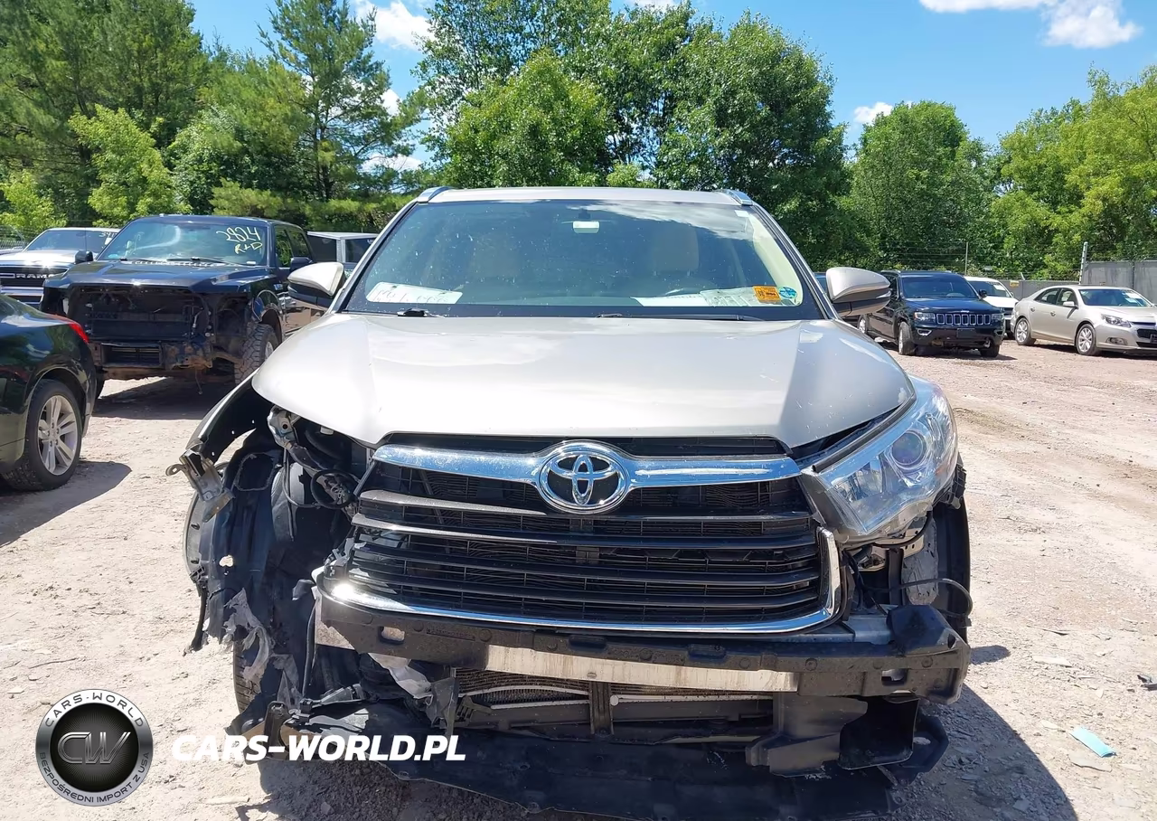 2015 Toyota Highlander Xle V6 VIN:5TDJKRFH3FS215541 - 13