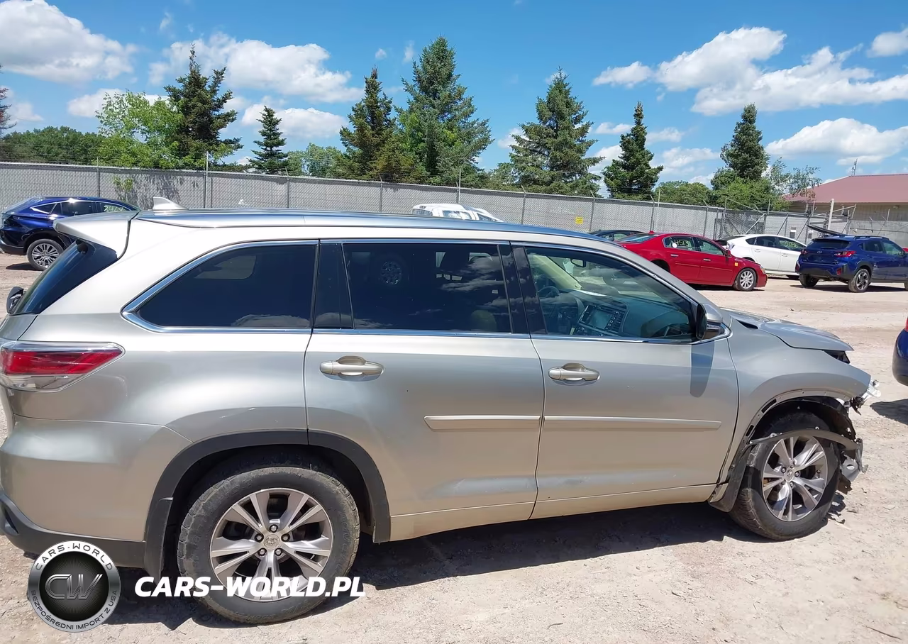 2015 Toyota Highlander Xle V6 VIN:5TDJKRFH3FS215541 - 14