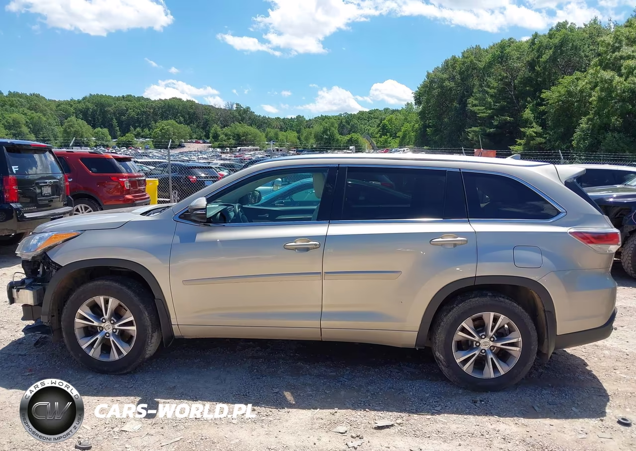 2015 Toyota Highlander Xle V6 VIN:5TDJKRFH3FS215541 - 15