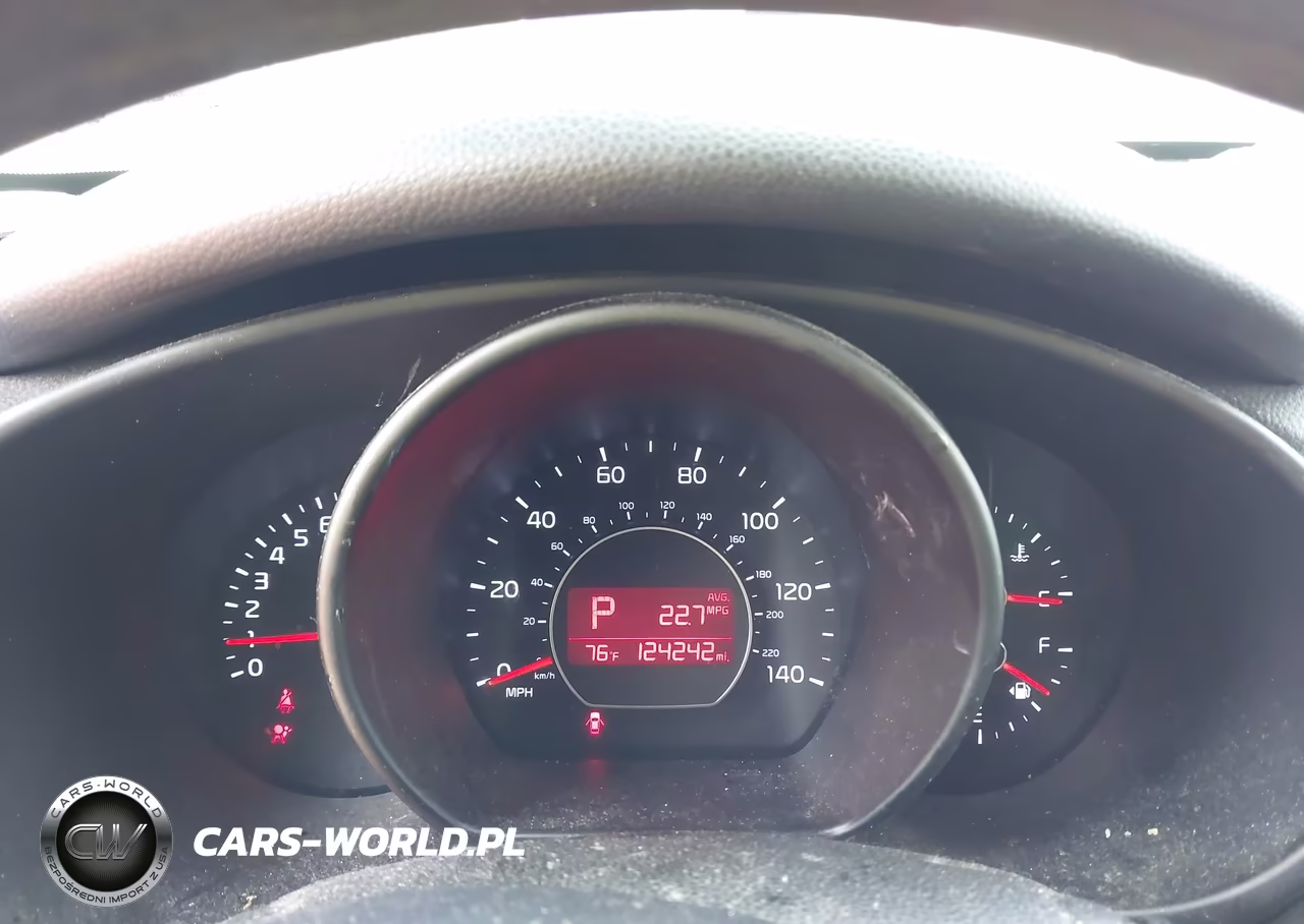 2016 Kia Soul + VIN:KNDJP3A51G7277348 - 7