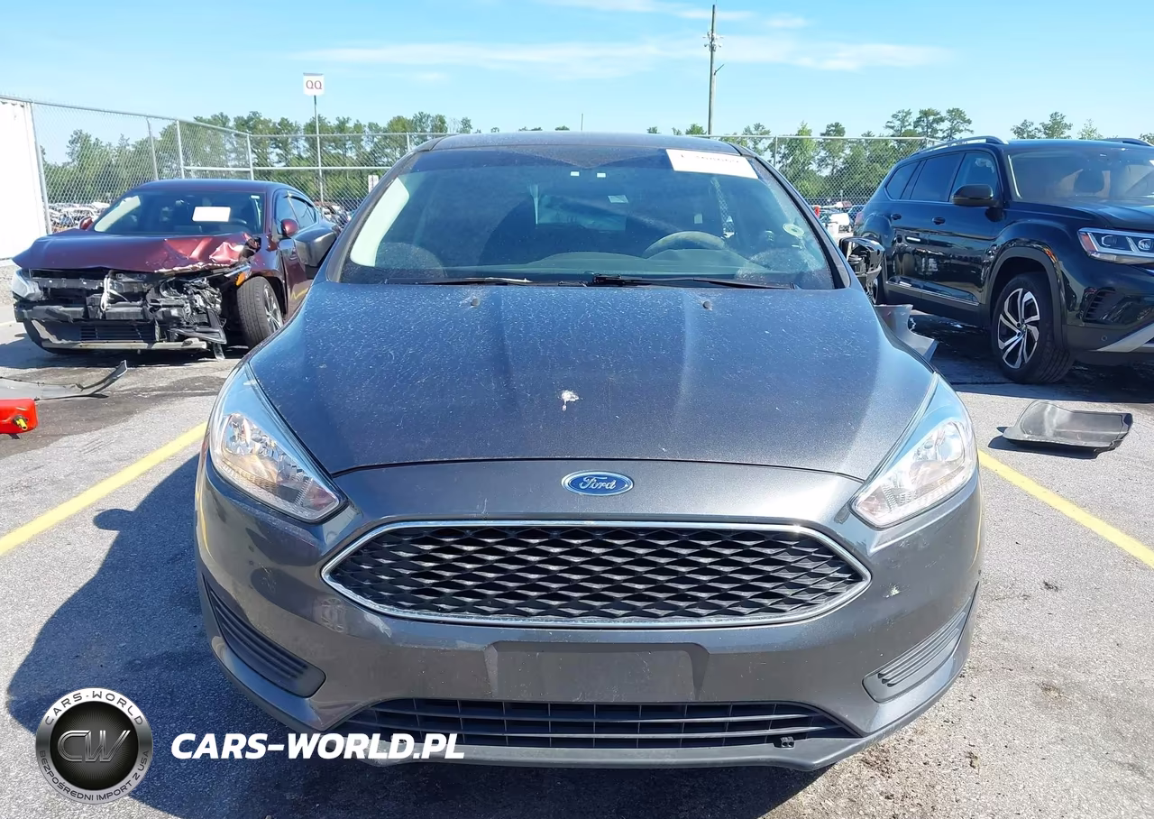 2018 Ford Focus Se VIN:1FADP3K25JL318943 - 13